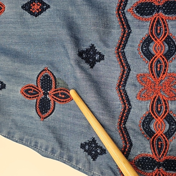 REBA Embroidered Blue & Red Women's Lightweight Denim Top *READ DESCRIPTION* - Picture 9 of 12